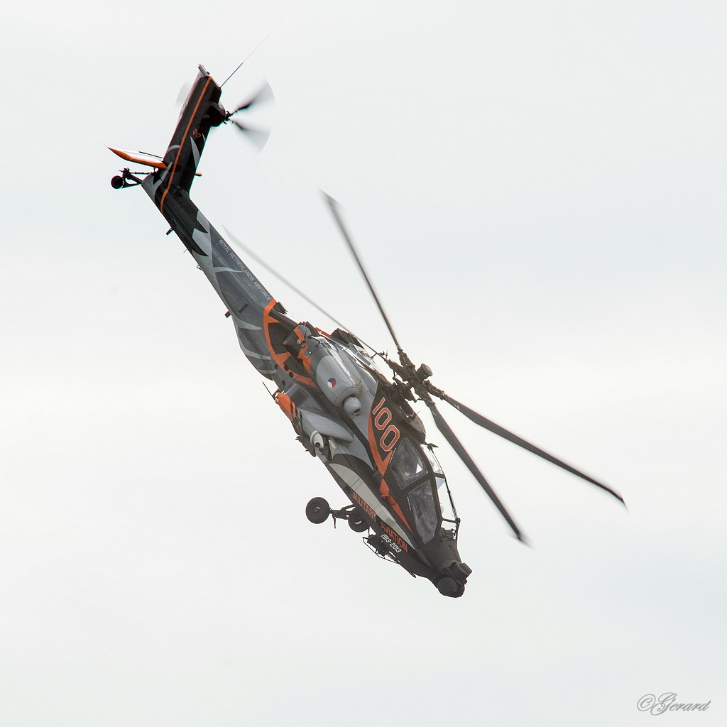 20130915_0577.jpg - RNLAF Apache AH-64