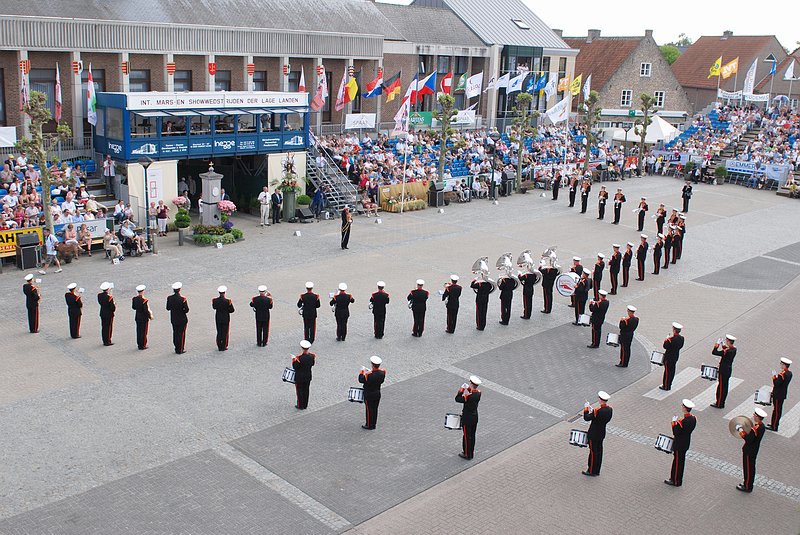 Maandag__20100524_219.JPG - Showkorps Wilhelmina Sleeuwijk uit Nederland