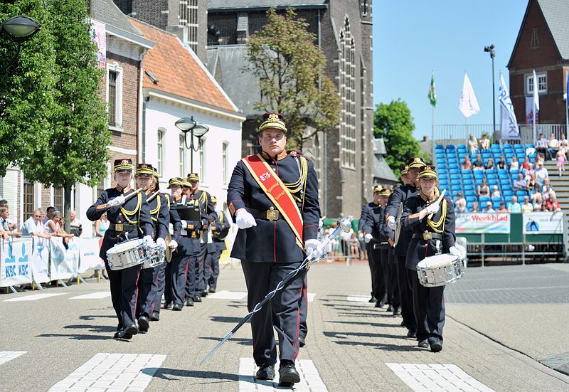 Zondag__20100523_0111.JPG - Drumband Koninklijke Dorpsfanfare Bavikhove uit Belgie