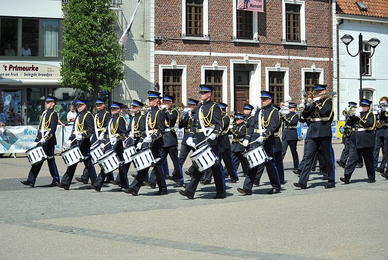 Zondag__20100523_0217.JPG - Show- en Marchingband Amigo uit Leiden Nederland