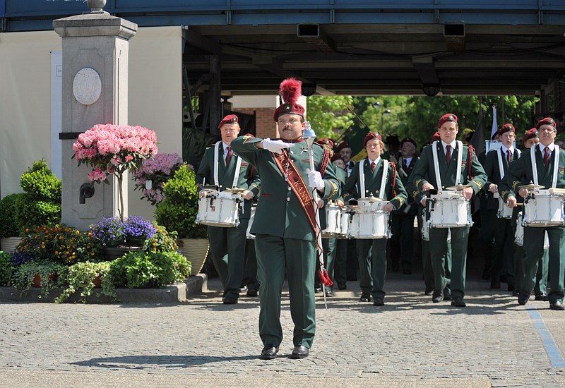 Zondag__20100523_0257.JPG - Drumband Koninklijke Fanfare Sint-Cecilia uit Kanne Belgie