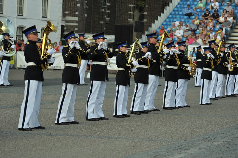 Zondag__20100523_0585.JPG - Show- & Marchingband Amigo uit Leiden Nederland