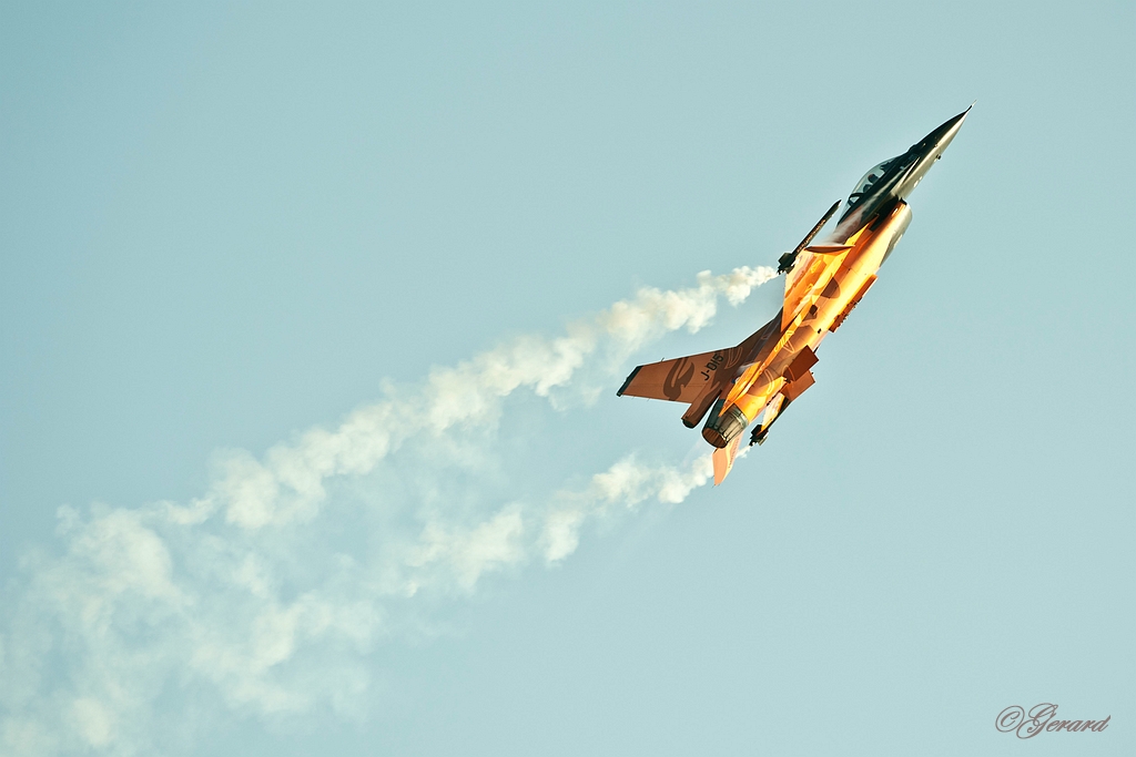 20120914_0105.JPG - F16 Demo Team Nederlandse luchtmacht.