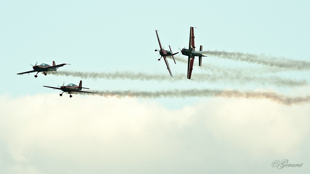 20120914_0154.JPG - Royal Jordanian Falcons Extra 300L.