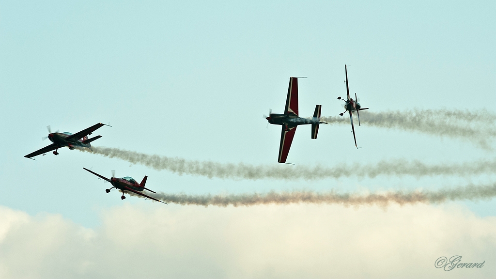 20120914_0155.JPG - Royal Jordanian Falcons Extra 300L.