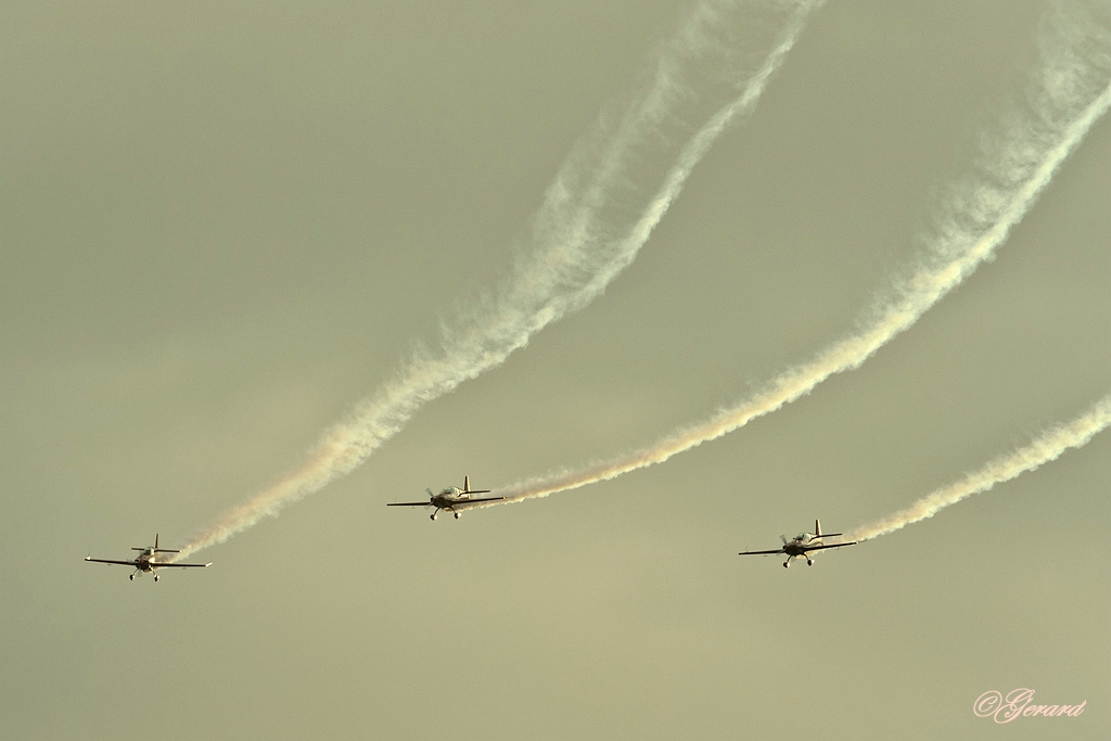 20120914_0167.JPG - Royal Jordanian Falcons Extra 300L.