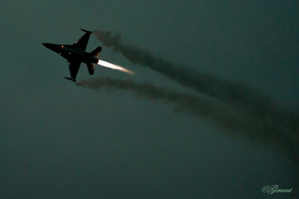 20120914_0573.JPG - BAF F-16 solo display.