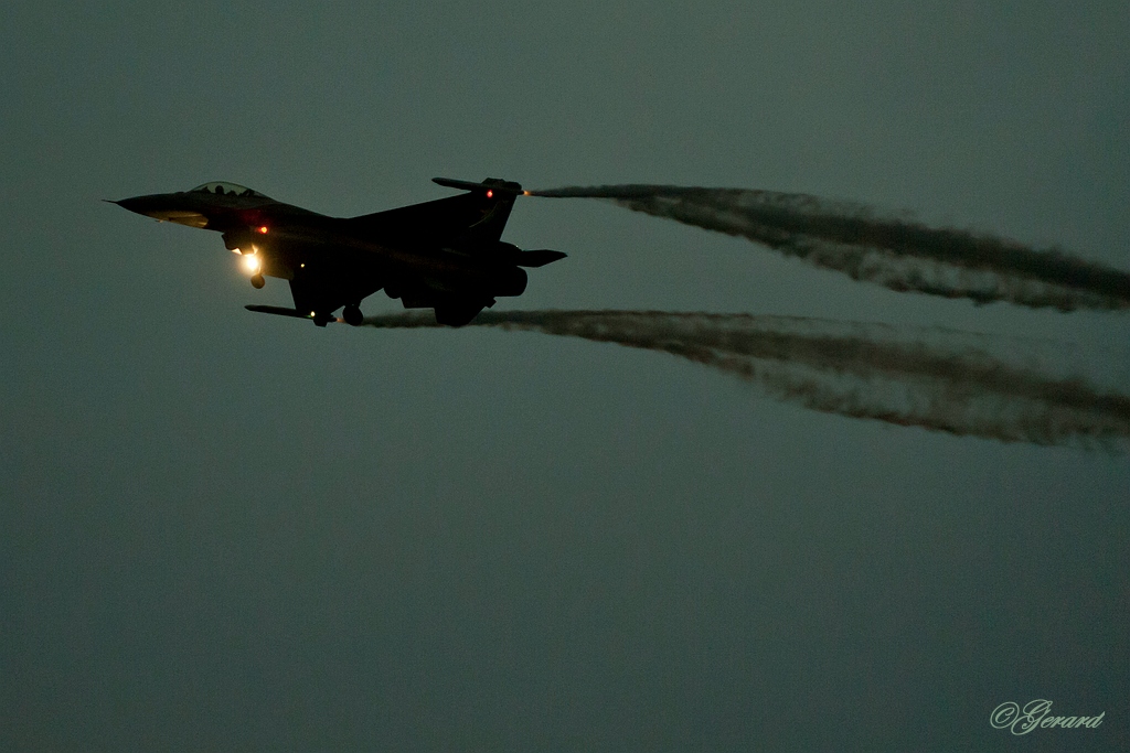 20120914_0582.JPG - BAF F-16 solo display.