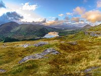 20170927 1114-Pano  Vanaf de Healy Pass heb je een mooi panoramisch zicht over Glannmare Lake en het achterliggend landschap in Kerry County. : Ierland, Ierland 2017, Plaatsen