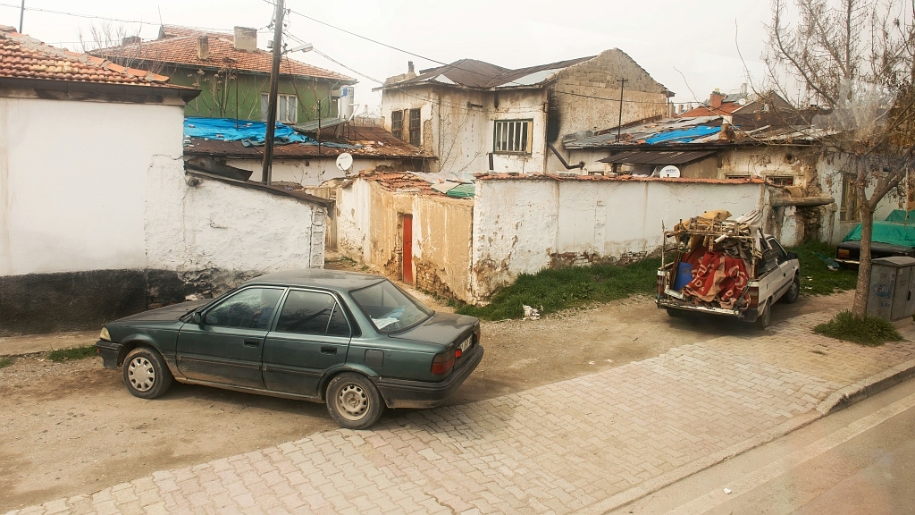 20150318_1865.JPG - Het oude Turkije, deze woningen worden allen afgebroken.