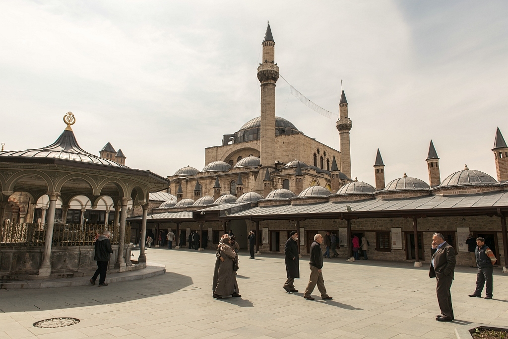 20150318_1868.JPG - Het Mevlana museum in Konya