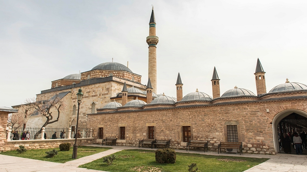 20150318_1902.JPG - Het Mevlana museum in Konya