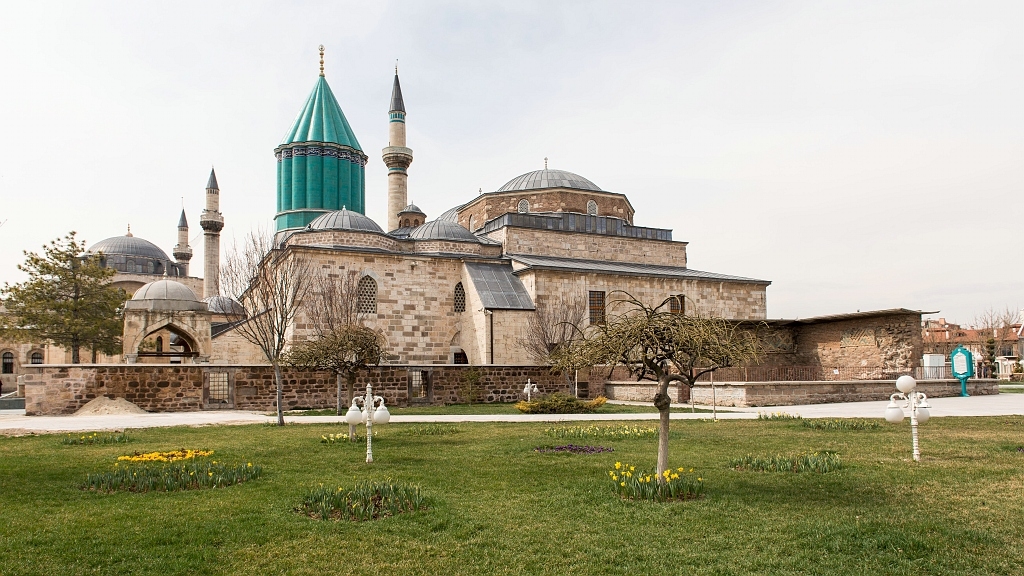 20150318_1917.JPG - Het Mevlana museum in Konya